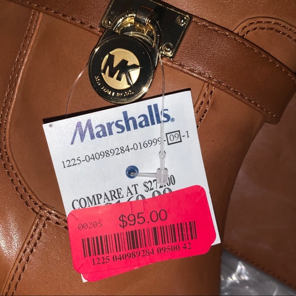 BRAND NEW! Michael Kors boots - Picture 2 of 7